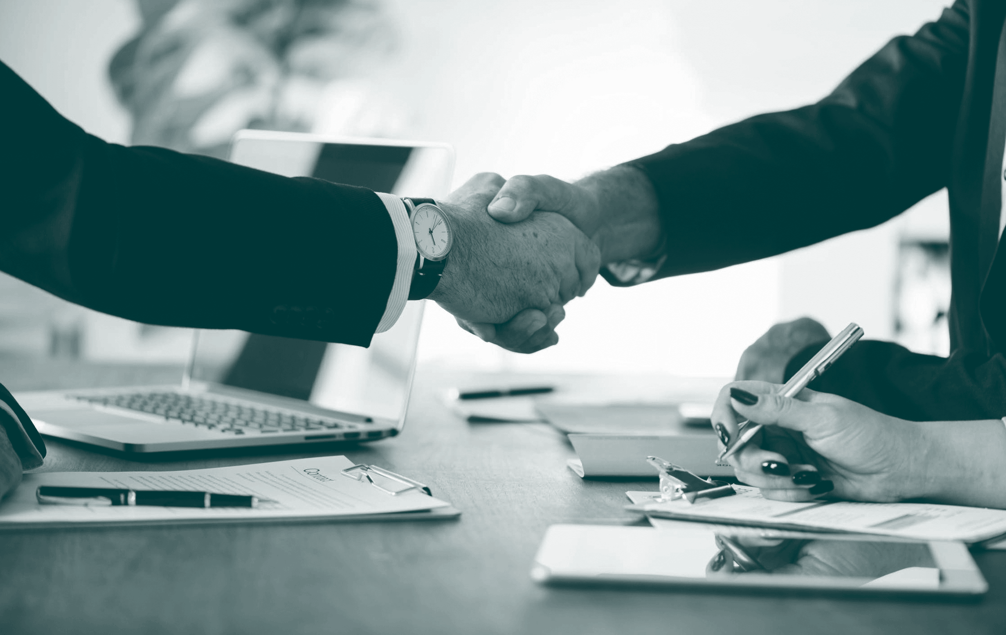 Una empresa responsable no solo cumple con sus clientes: también cumple con sus obligaciones